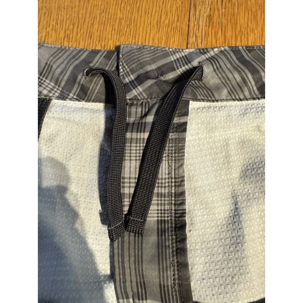 North Face Shorts Mens 40 Gray Plaid Performance Stretch‎ Outdoor Hiking Cargo